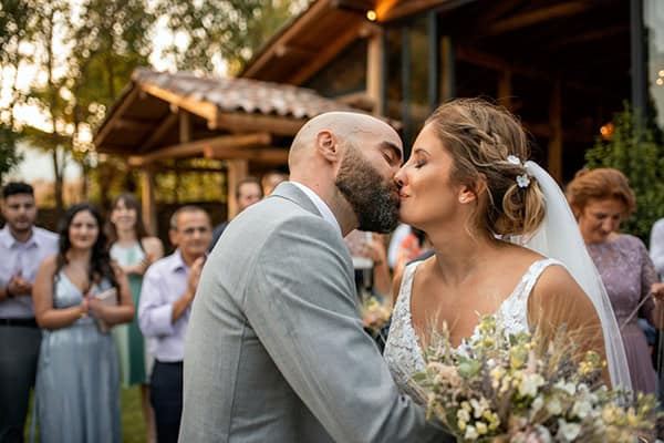 rustic-summer-wedding-athens-levander_10