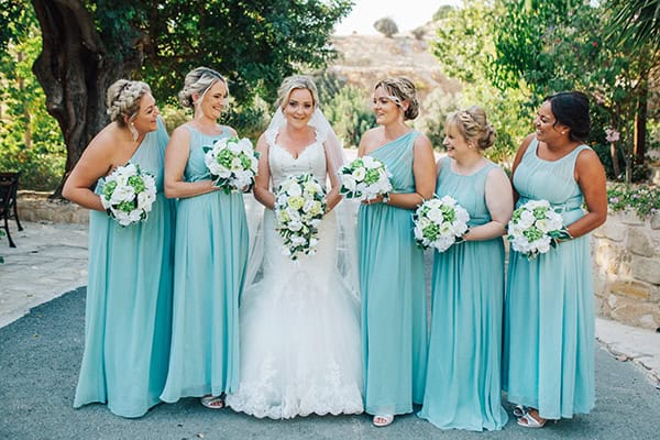 rustic-wedding-vasilias-nikoklis-inn-white-flowers_02