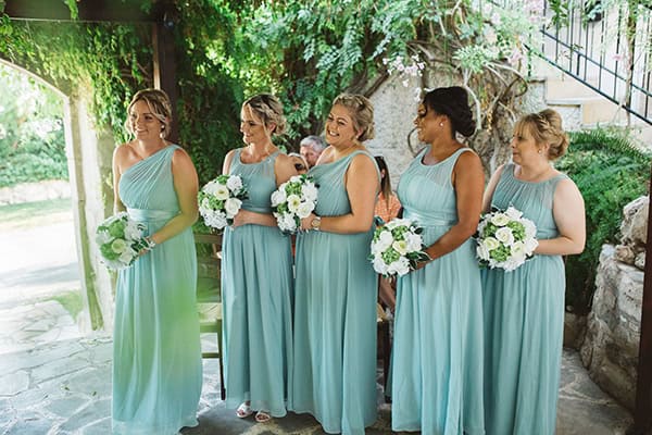 rustic-wedding-vasilias-nikoklis-inn-white-flowers_16