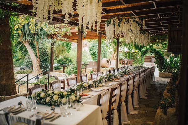 rustic-wedding-vasilias-nikoklis-inn-white-flowers_37
