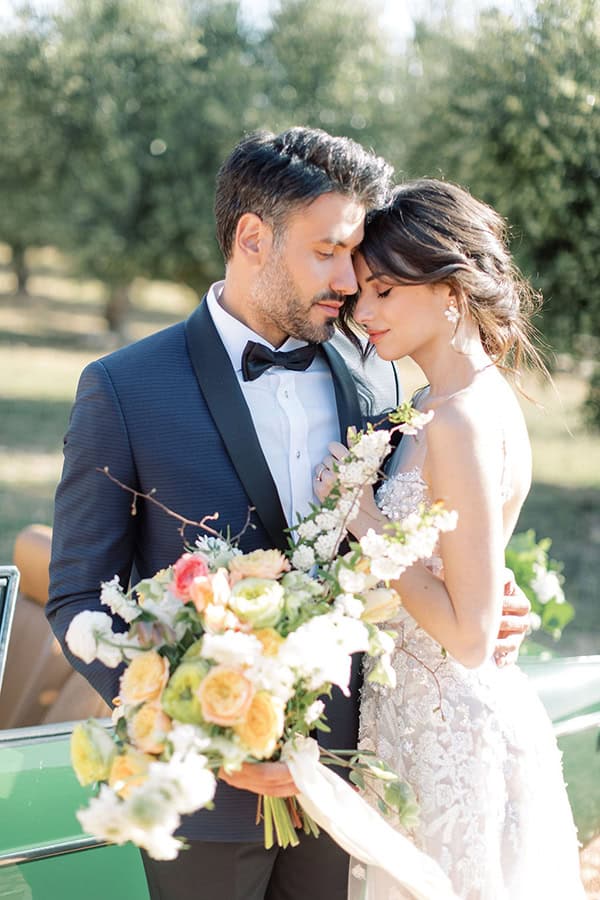 spring-styled-shoot-impressive-arrangments-flower-mansion-hatzi_01