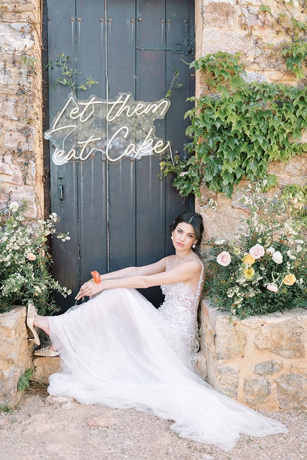 spring-styled-shoot-impressive-arrangments-flower-mansion-hatzi_07