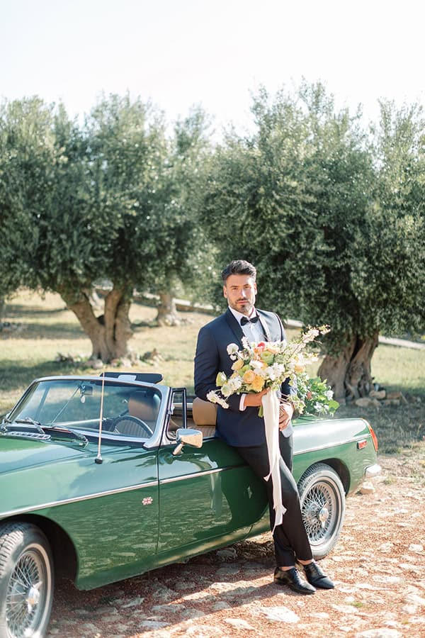 spring-styled-shoot-impressive-arrangments-flower-mansion-hatzi_08