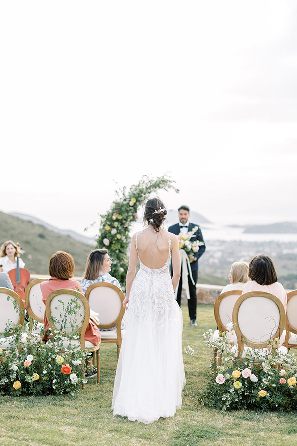 spring-styled-shoot-impressive-arrangments-flower-mansion-hatzi_13