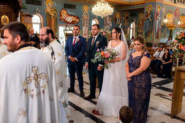 summer-wedding-nicosia-colorful-flower-arrangements_06