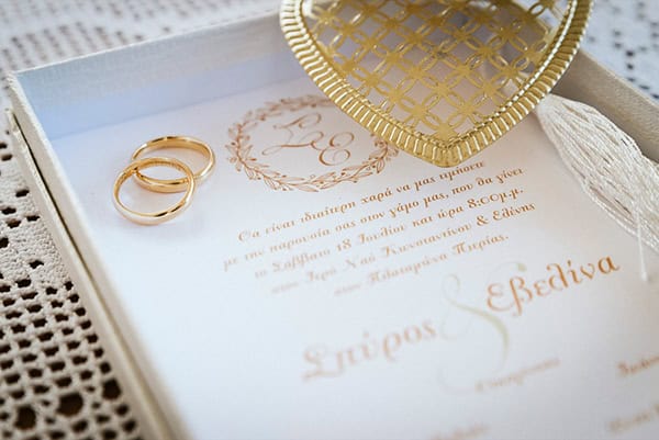 summer-wedding-white-hydrangeas-elegant-touches_10x