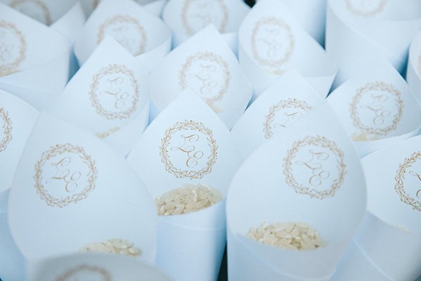 summer-wedding-white-hydrangeas-elegant-touches_23x