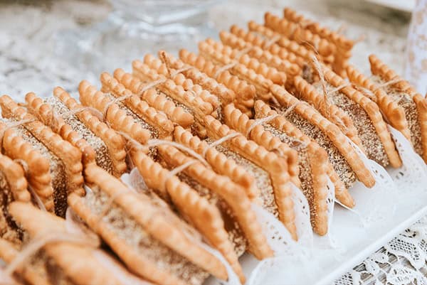 summer-wedding-white-hydrangeas-elegant-touches_33