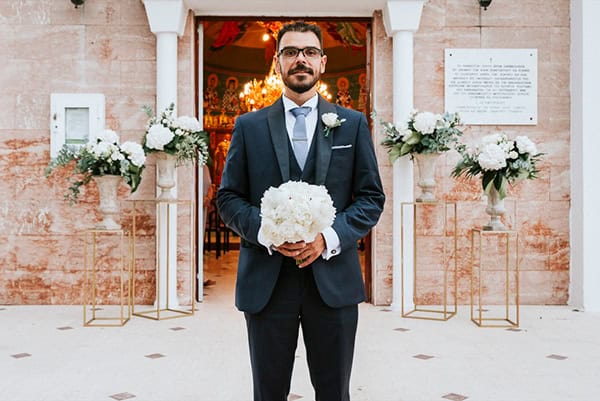 summer-wedding-white-hydrangeas-elegant-touches_36