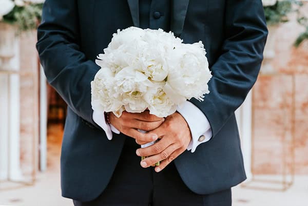 summer-wedding-white-hydrangeas-elegant-touches_37
