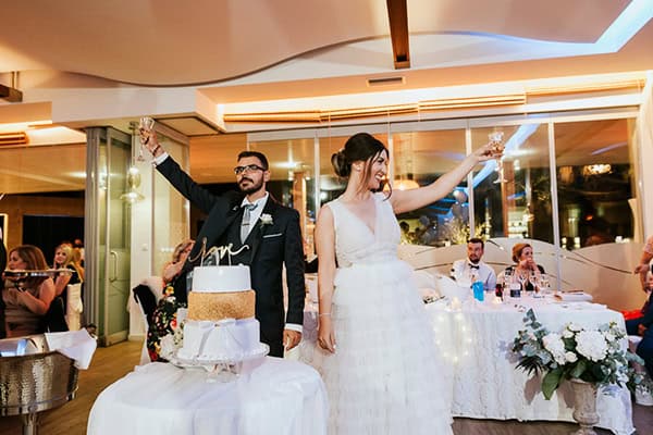 summer-wedding-white-hydrangeas-elegant-touches_50x