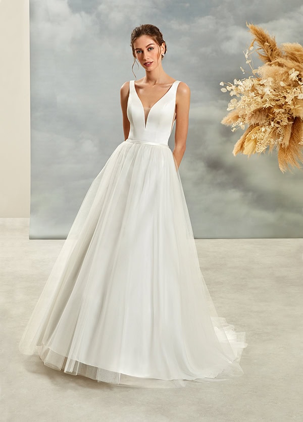 ultra-chic-wedding-gowns-demetrios-bridal-look-impressive_03