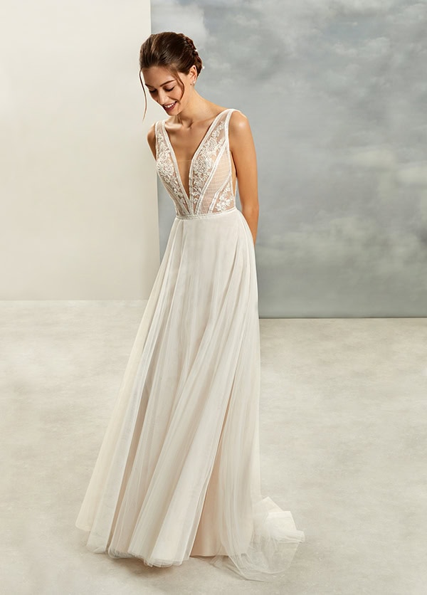 ultra-chic-wedding-gowns-demetrios-bridal-look-impressive_05