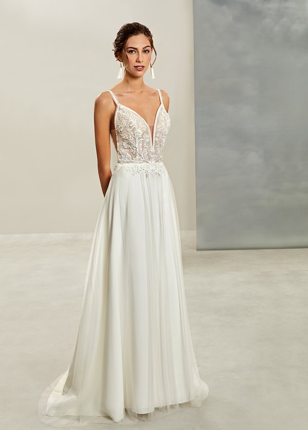 ultra-chic-wedding-gowns-demetrios-bridal-look-impressive_11