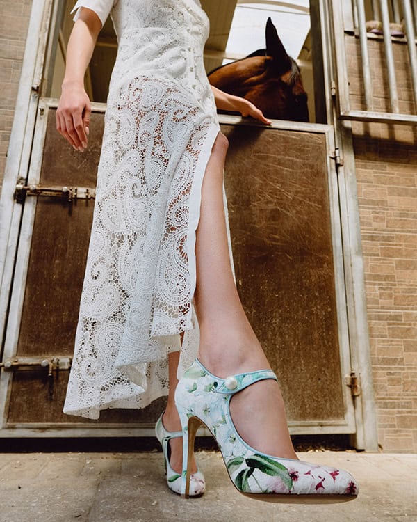 unique-bridal-shoes-designs-statement-bridal-look_09