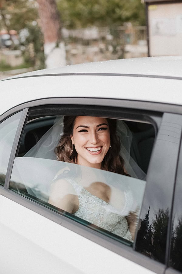 beautiful-fall-wedding-royal-blue-white-hues_08