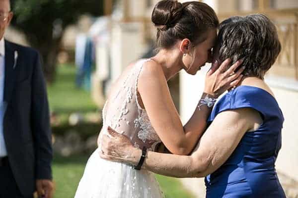 beautiful-military-wedding-hydrangeas-roses_13