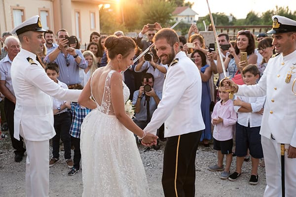 beautiful-military-wedding-hydrangeas-roses_27