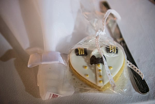 beautiful-military-wedding-hydrangeas-roses_43