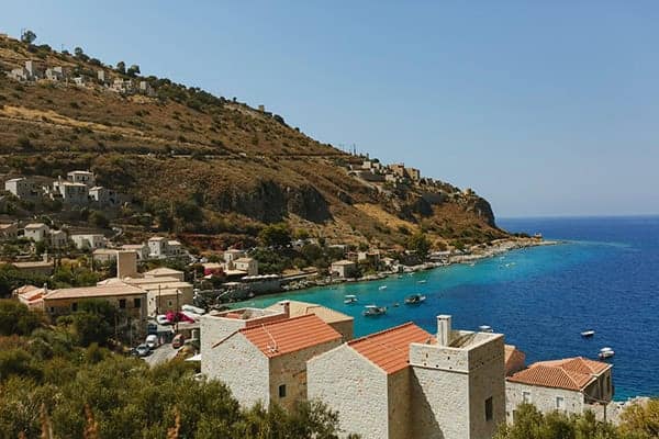 beautiful-wedding-mani-mediterranean-vibes-fuchsia-hues_08