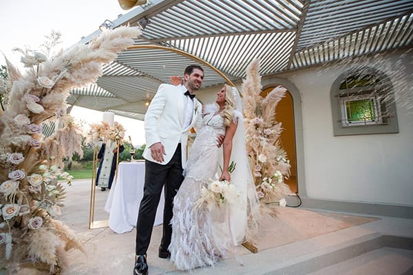 boho-summer-wedding-athens-pampas-grass-fairy-lights_02