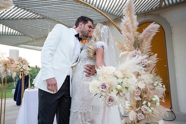 boho-summer-wedding-athens-pampas-grass-fairy-lights_11