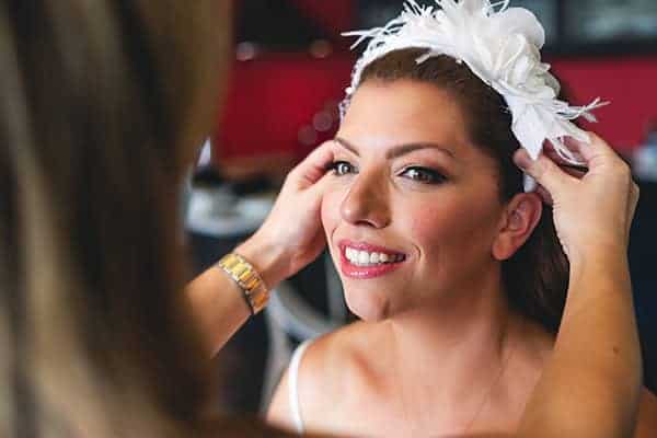 chic-wedding-athens-white-blooms-blue-touches_05