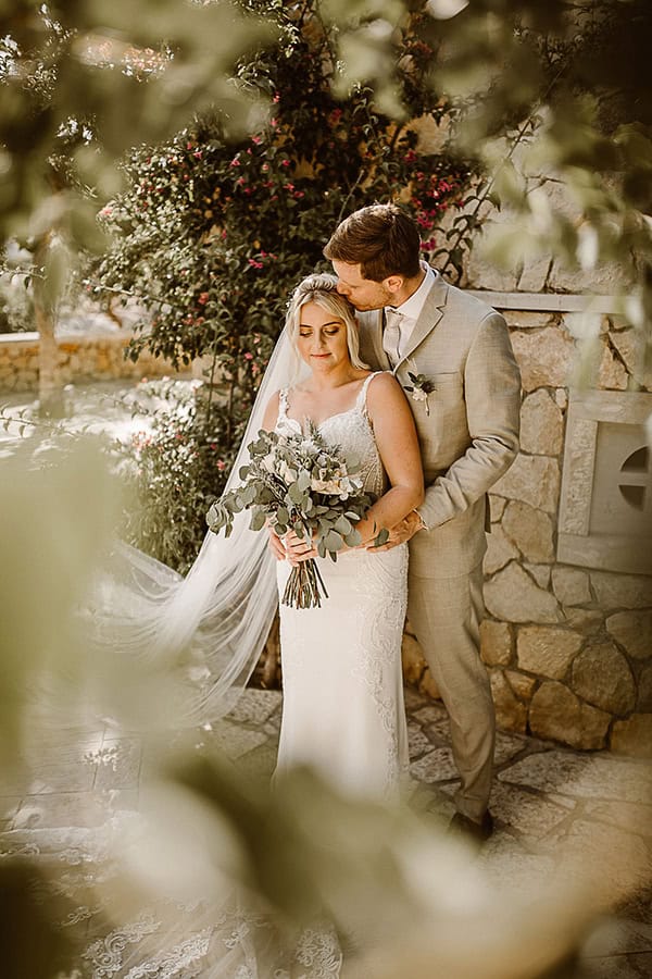 destinantion-wedding-crete-eucalyptus-white-blooms_14