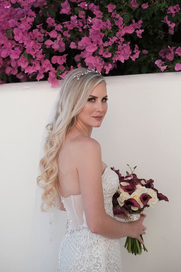 intimate-wedding-santorini-island-burgundy-hues-bright-letters_13