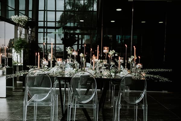 luxurious-black-white-styled-shoot-wonderful-venue-romantic-atmosphere_02