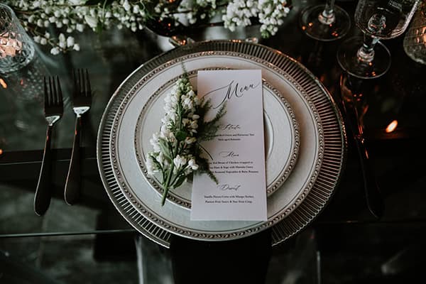 luxurious-black-white-styled-shoot-wonderful-venue-romantic-atmosphere_07