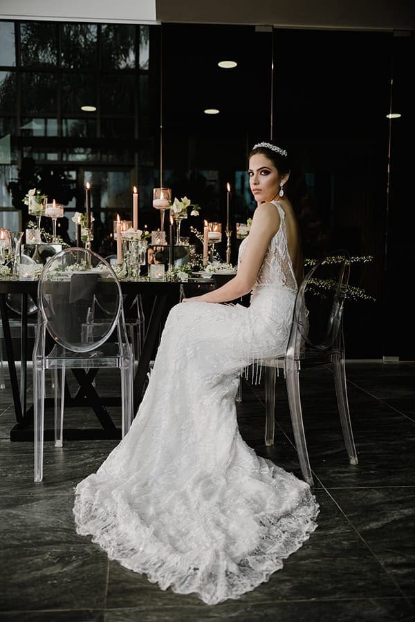 luxurious-black-white-styled-shoot-wonderful-venue-romantic-atmosphere_10