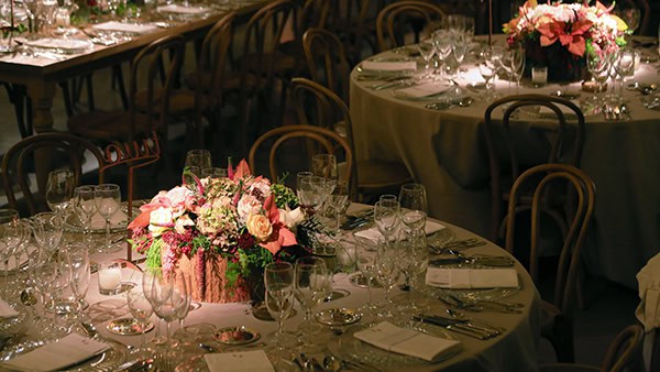 luxurious-wedding-decoration-ideas-candle-lights-romantic-atmosphere_04