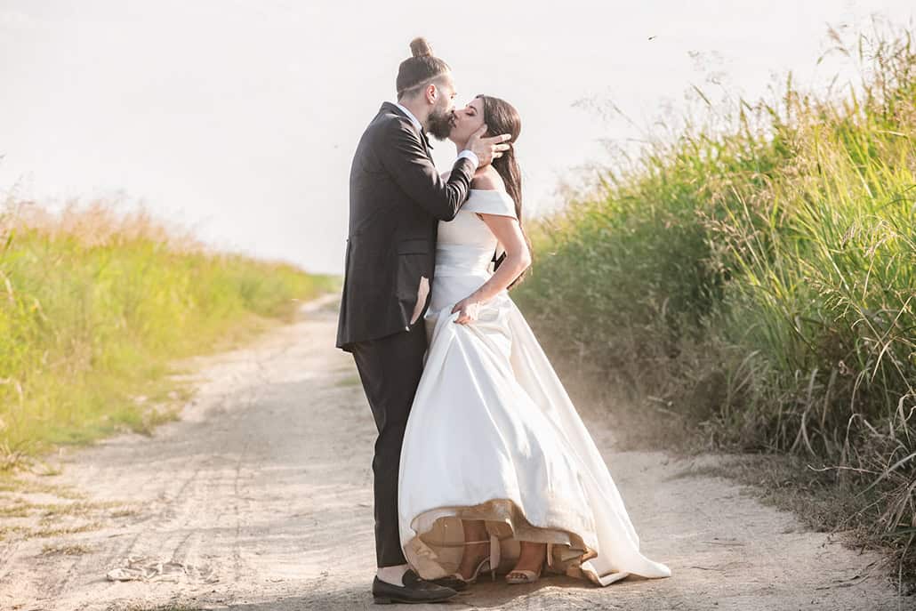 Minimal καλοκαιρινός γάμος στη Θεσσαλονίκη με ρομαντικά στοιχεία │ Γεωργία & Κωνσταντίνος