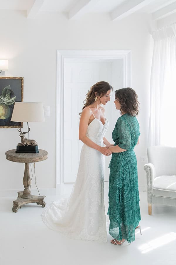 romantic-corfu-wedding-stunning-florals-orange-blue-hues_09