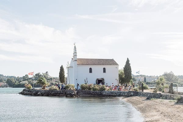 romantic-corfu-wedding-stunning-florals-orange-blue-hues_13