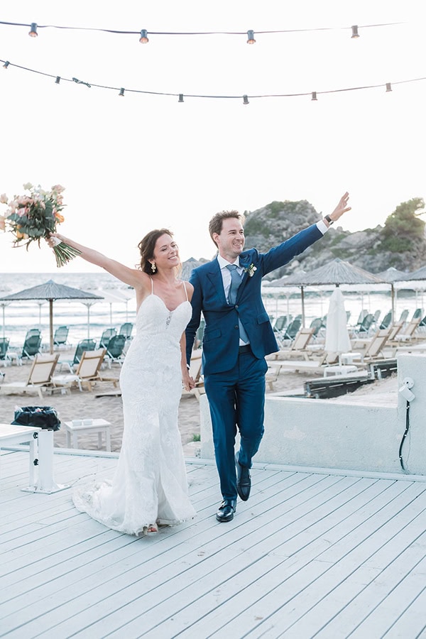 romantic-corfu-wedding-stunning-florals-orange-blue-hues_51