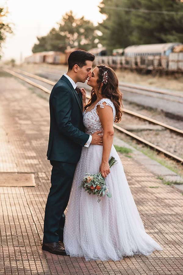 romantic-day-after-shoot-picturesque-village-amfikleia_01