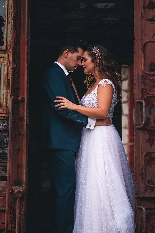 romantic-day-after-shoot-picturesque-village-amfikleia_07