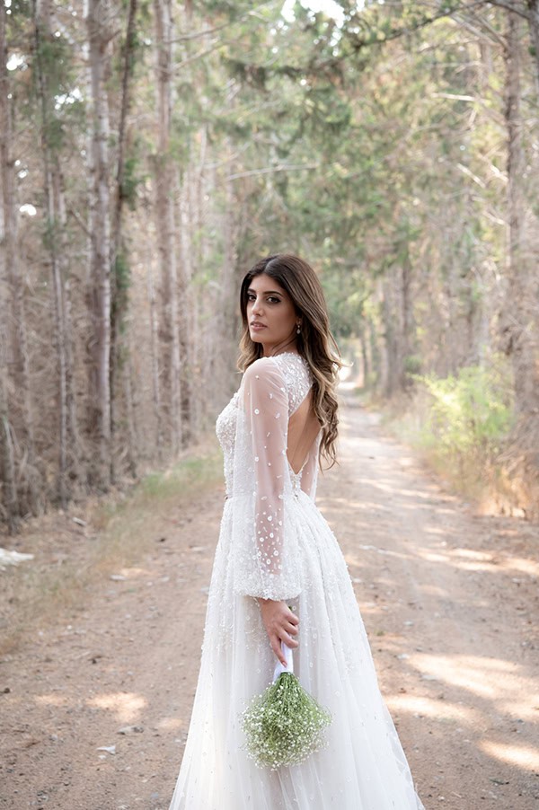 romantic-fall-wedding-limassol-white-hydrangeas_02