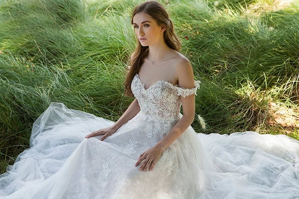 Ρομαντικά νυφικά φορέματα από Melitini Bridal για μια ξεχωριστή νυφική εμφάνιση