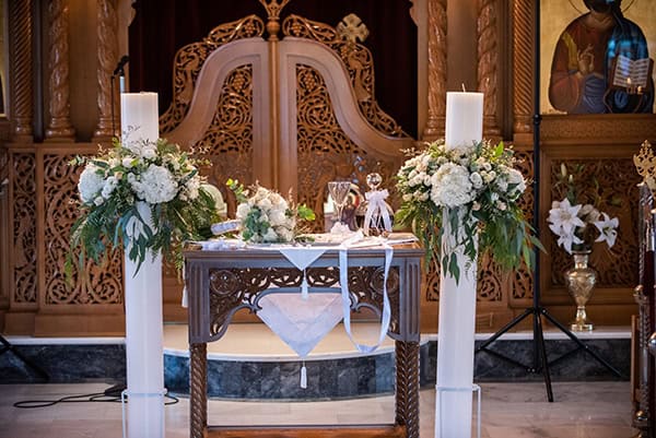 romantic-wedding-hatzi-mansion-white-flowers_08