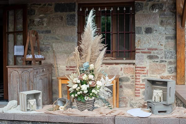 rustic-summer-wedding-lesvos-dried-flowers_13