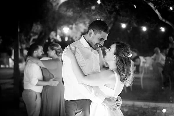 Ρουστίκ γάμος στην Κρήτη με λουλούδια σε παστέλ χρωματισμούς │ Μαρία & Μάνος