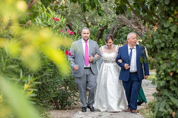 rustic-wedding-crete-florals-pastel-tones_09