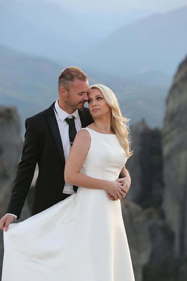 stunning-fall-wedding-larisa-white-calla-lilies_01x