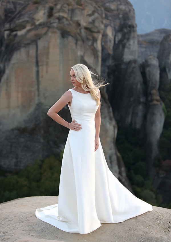 stunning-fall-wedding-larisa-white-calla-lilies_03