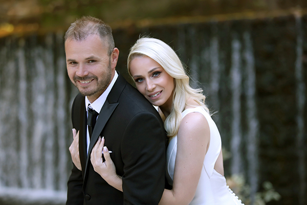 stunning-fall-wedding-larisa-white-calla-lilies_05