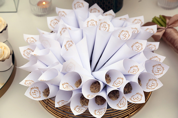 stunning-fall-wedding-larisa-white-calla-lilies_10