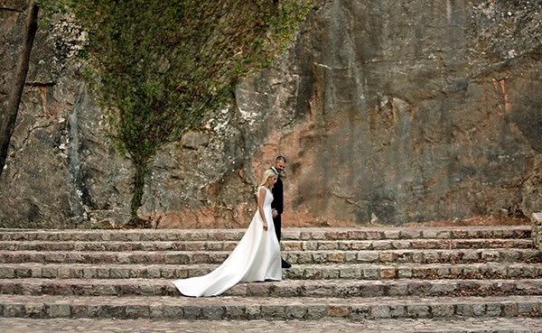 stunning-fall-wedding-larisa-white-calla-lilies_17